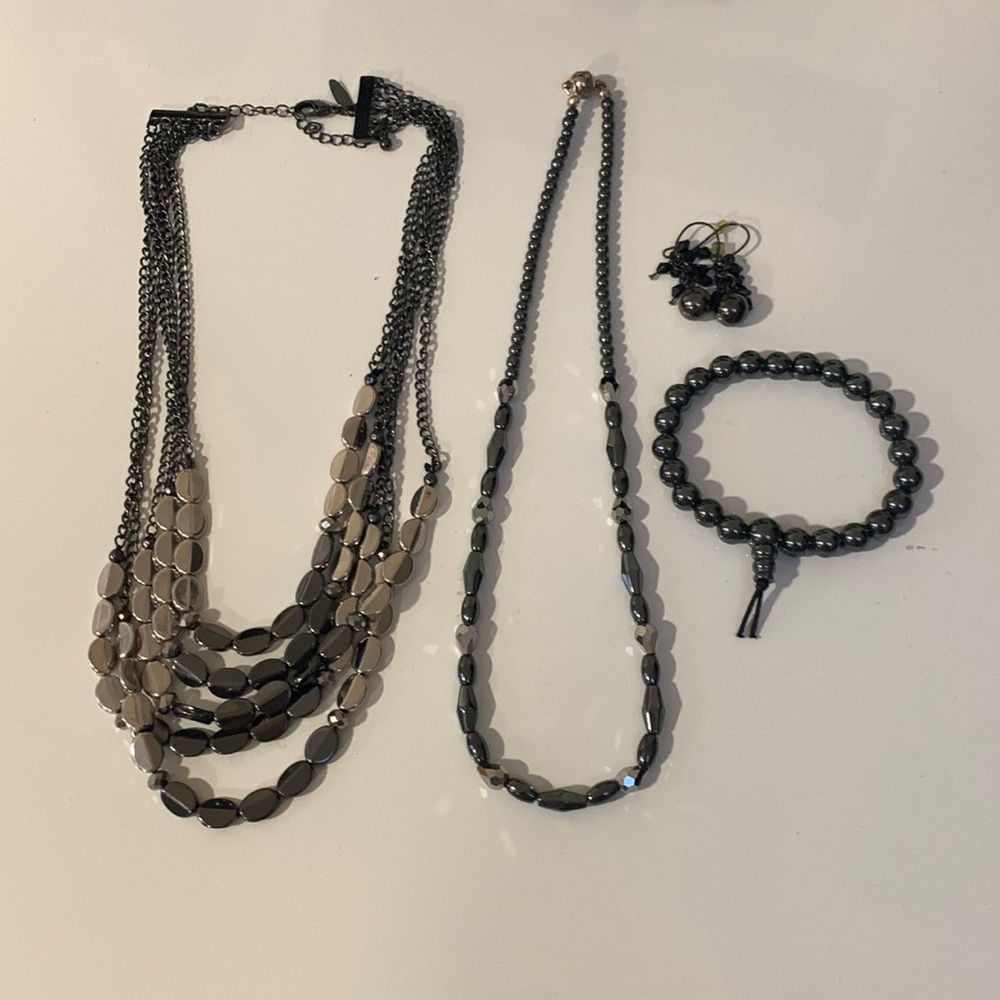 Necklace’s,‎ earrings and bracelet